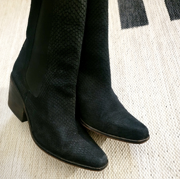 Free People Benson Chelsea Heeled Boots - Picture 5 of 11